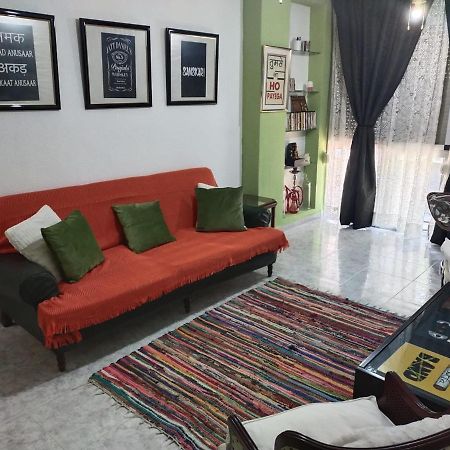 An Indian Bollywood Sevilla Experience - For Families, Couples & Business Trips Bagian luar foto