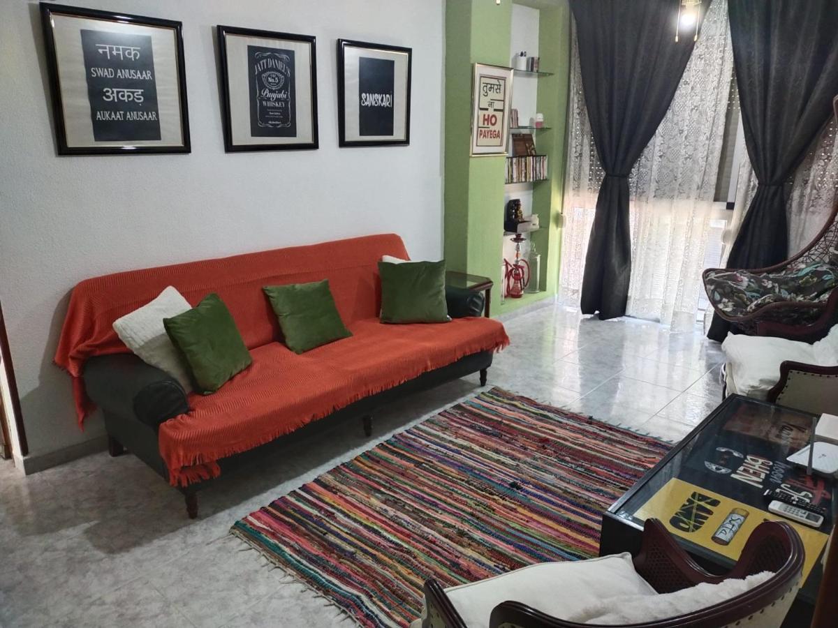 An Indian Bollywood Sevilla Experience - For Families, Couples & Business Trips Bagian luar foto