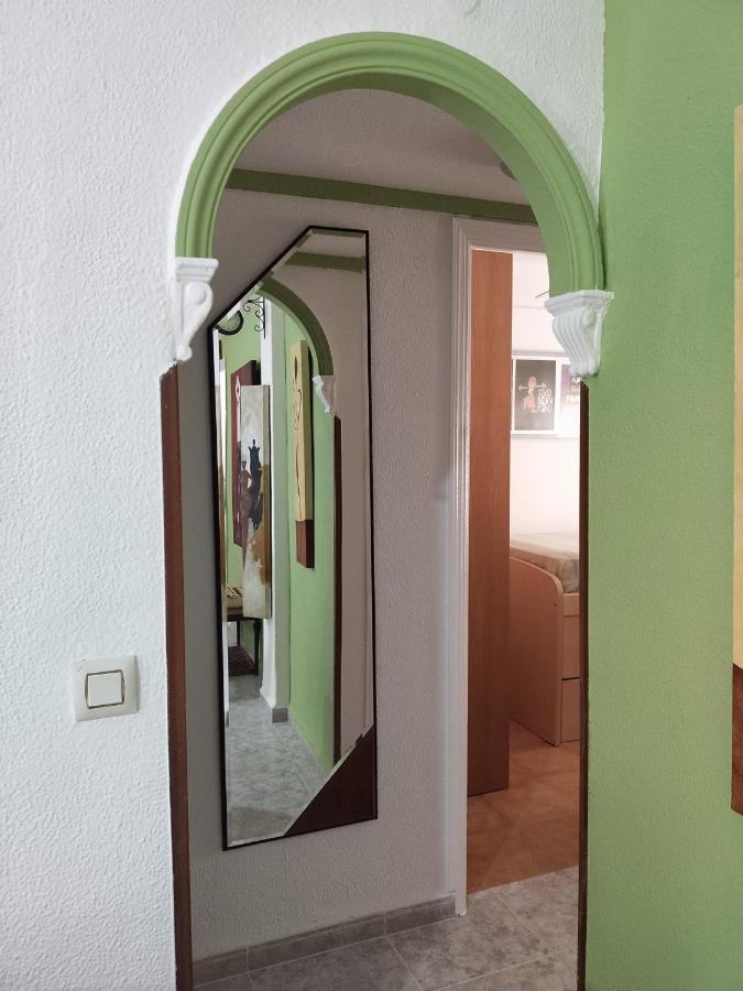 An Indian Bollywood Sevilla Experience - For Families, Couples & Business Trips Bagian luar foto